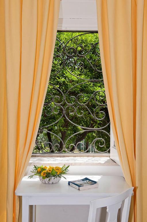 Couette-café Rosa 3*